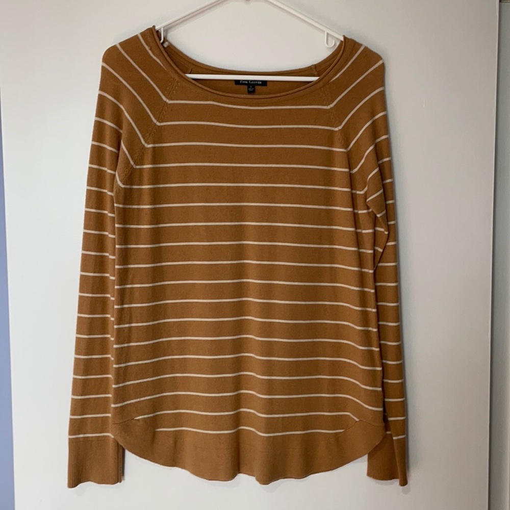 Valencia Curved Hem Pullover by Pink Clover